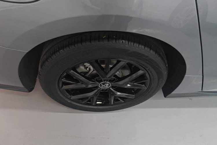 Used BYD Han 2023 DM-i Champion Edition 121KM Prestige Model Exterior 5
