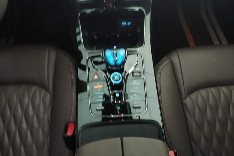 Used BYD Han 2023 EV Champion Edition 506KM Front-Wheel-Drive Premium Model Gear Lever