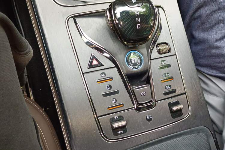 Used BYD Han 2023 DM-i Champion Edition 121KM Prestige Model Gear Lever