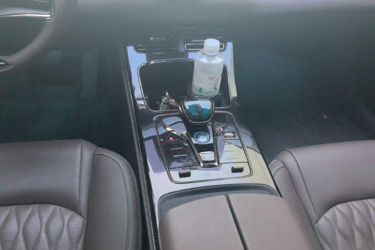 Used BYD Han 2023 DM-i Champion Edition 121KM Prestige Model Gear Lever