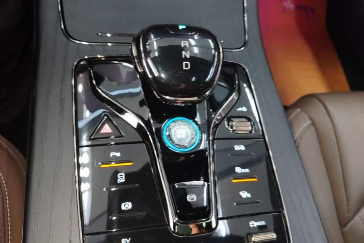 Used BYD Han 2023 DM-i Champion Edition 121KM Prestige Model Gear Lever