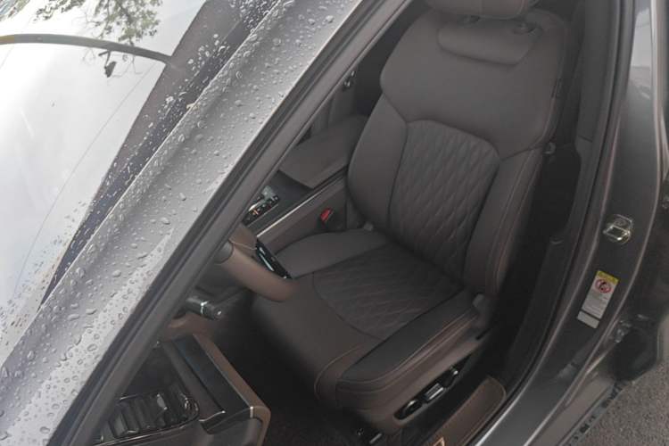 Used BYD Han 2023 DM-i Champion Edition 121KM Prestige Model Left Front Seat