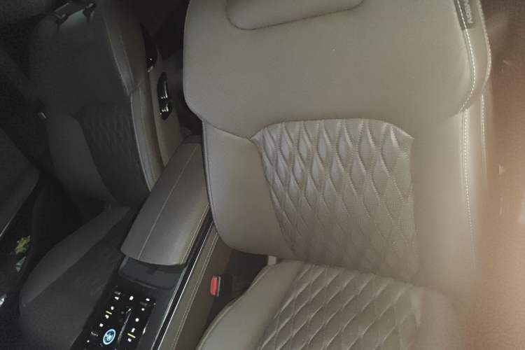 Used BYD Han 2023 DM-i Champion Edition 121KM Prestige Model Left Front Seat