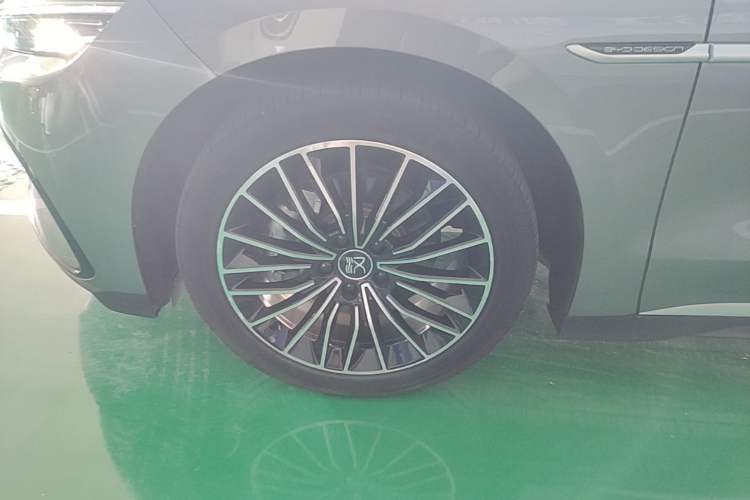 Used BYD Han 2023 EV Champion Edition 506KM Front-Wheel-Drive Premium Model Left Front Wheel Hub