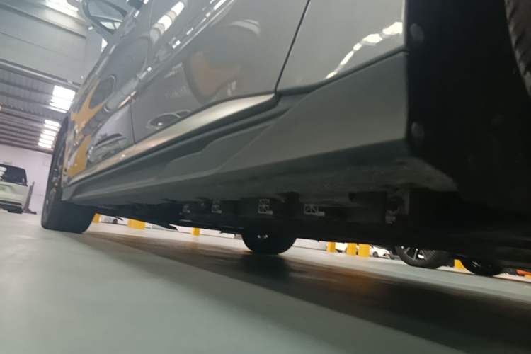 Used BYD Han 2023 DM-i Champion Edition 121KM Prestige Model Left Side Sill