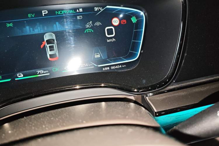 Used BYD Han 2023 DM-i Champion Edition 121KM Prestige Model Odometer Close Up