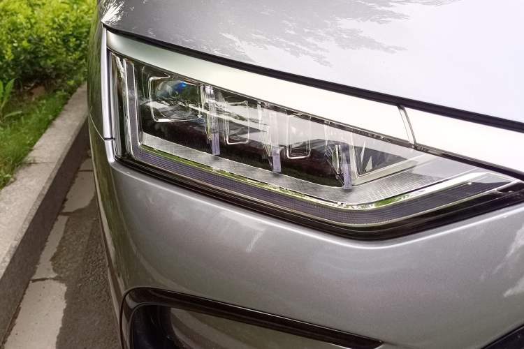 Used BYD Han 2023 DM-i Champion Edition 121KM Prestige Model Right Front Headlight