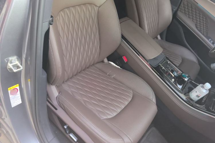 Used BYD Han 2023 DM-i Champion Edition 121KM Prestige Model Right Front Seat