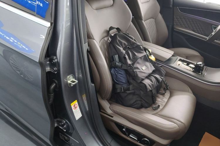 Used BYD Han 2023 DM-i Champion Edition 121KM Prestige Model Right Front Seat