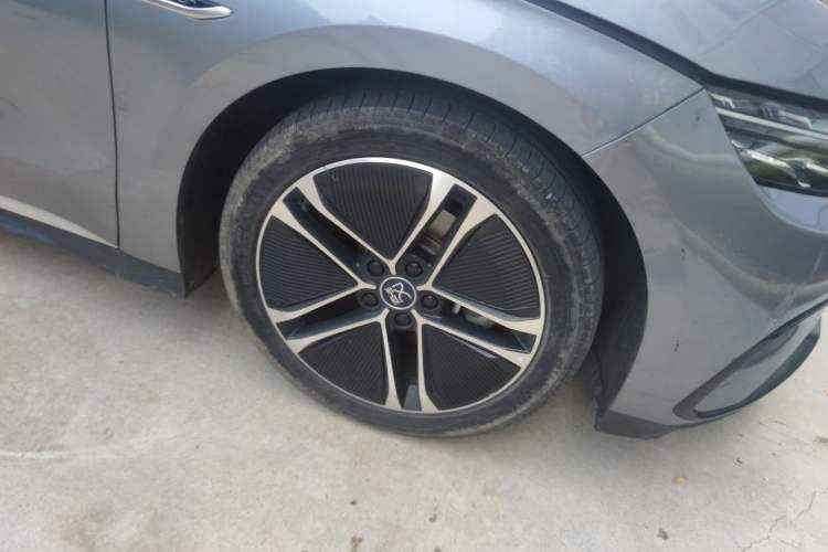 Used BYD Han 2023 EV Champion Edition 605KM Front-Drive Premium Model Right Front Wheel Hub