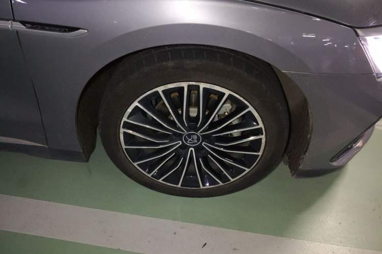 Used BYD Han 2023 DM-i Champion Edition 121KM Prestige Model Right Front Wheel Hub