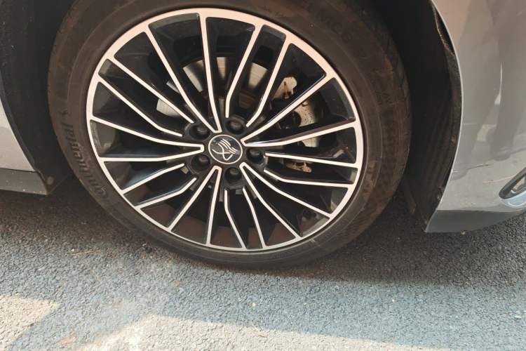 Used BYD Han 2023 DM-i Champion Edition 121KM Prestige Model Right Front Wheel Hub