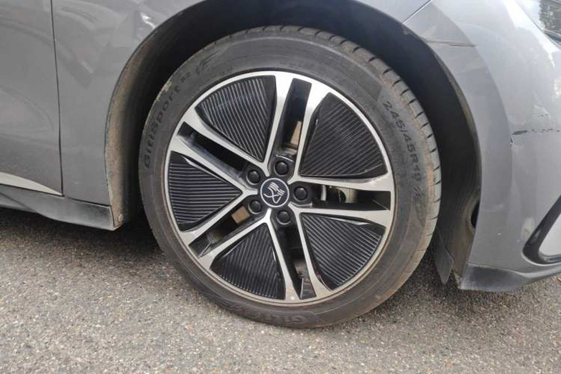 Used BYD Han 2023 EV Champion Edition 605KM Front-Drive Premium Model Right Front Wheel Hub