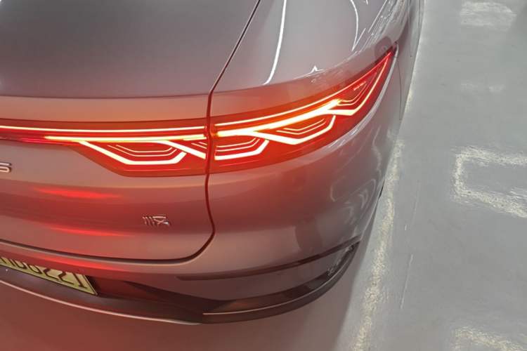 Used BYD Han 2023 DM-i Champion Edition 121KM Prestige Model Right Rear Taillight