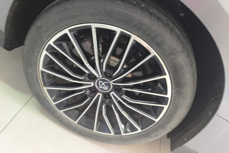 Used BYD Han 2023 DM-i Champion Edition 121KM Prestige Model Right Rear Wheel Hub