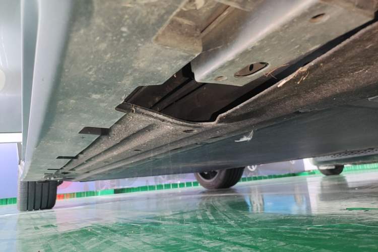 Used BYD Han 2023 EV Champion Edition 506KM Front-Wheel-Drive Premium Model Right Side Sill