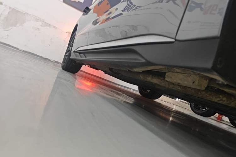 Used BYD Han 2023 DM-i Champion Edition 121KM Prestige Model Right Side Sill