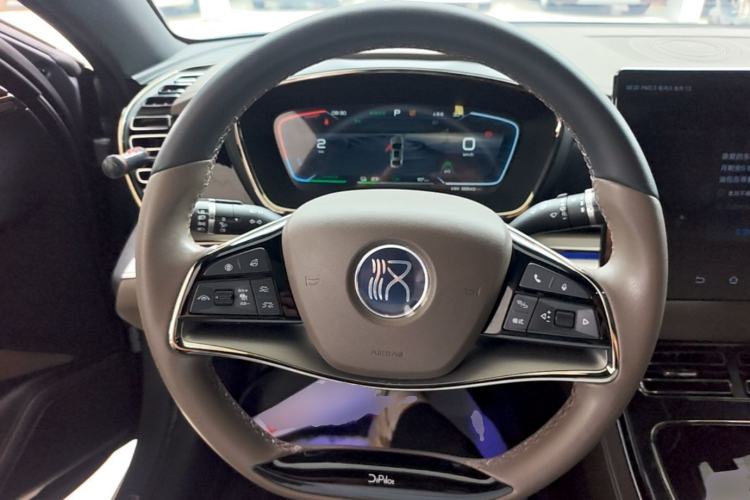 Used BYD Han 2023 EV Champion Edition 506KM Front-Wheel-Drive Premium Model Steering Wheel