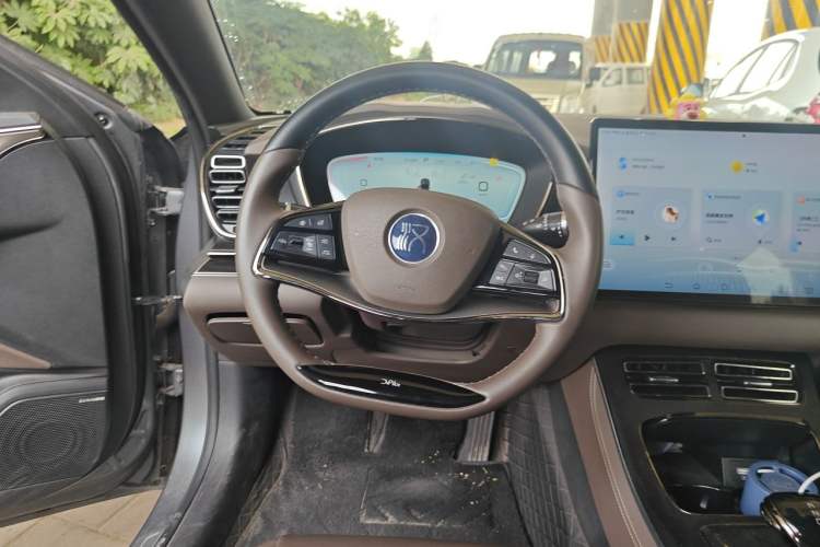 Used BYD Han 2023 EV Champion Edition 605KM Front-Drive Premium Model Steering Wheel