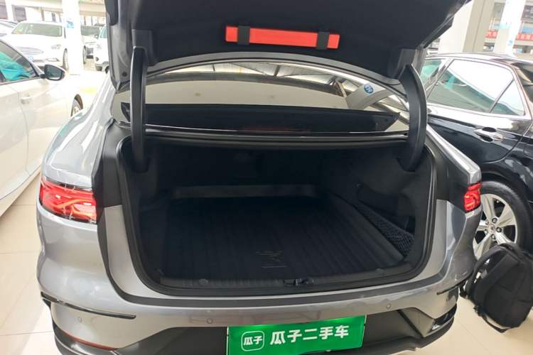 Used BYD Han 2023 EV Champion Edition 506KM Front-Wheel-Drive Premium Model Trunk