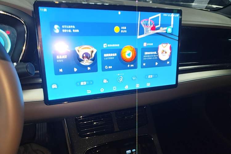 Used BYD Han 2023 DM-i Champion Edition 121KM Prestige Model Audio And AC Panel