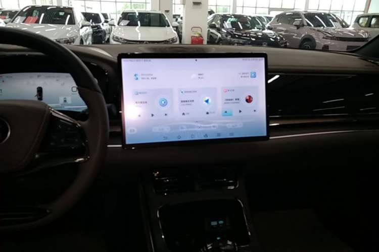 Used BYD Han 2023 DM-i Champion Edition 121KM Prestige Model Audio And AC Panel