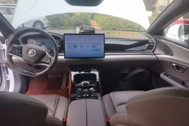 Used BYD Han 2023 DM-i Champion Edition 121KM Prestige Model Audio And AC Panel