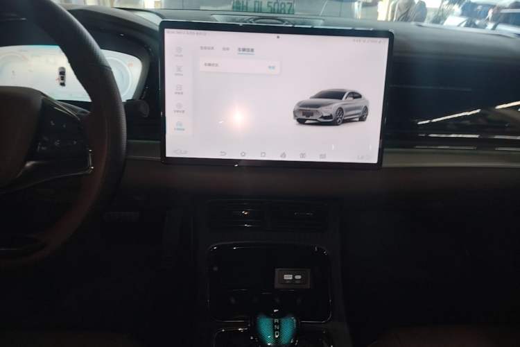 Used BYD Han 2023 DM-i Champion Edition 121KM Prestige Model Audio And AC Panel