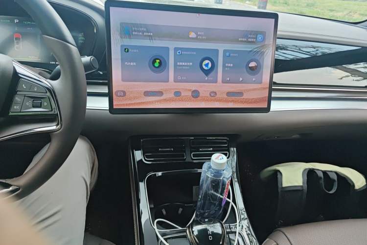 Used BYD Han 2023 EV Champion Edition 605KM Front-Drive Premium Model Audio And AC Panel