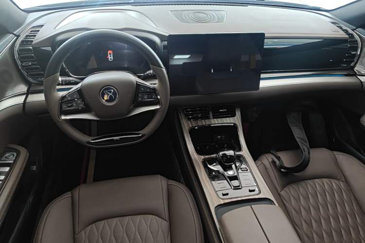 Used BYD Han 2023 DM-i Champion Edition 121KM Prestige Model Center Console