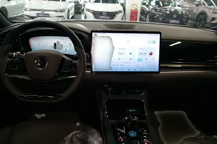 Used BYD Han 2023 DM-i Champion Edition 121KM Prestige Model Center Console