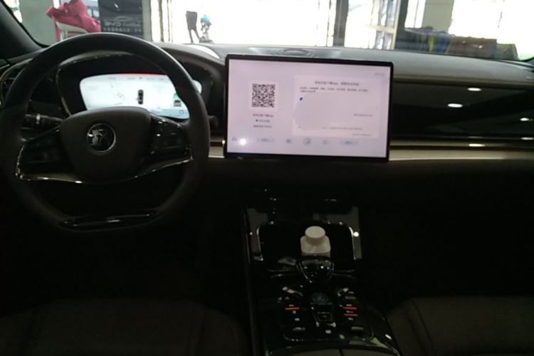 Used BYD Han 2023 EV Champion Edition 605KM Front-Drive Premium Model Center Console