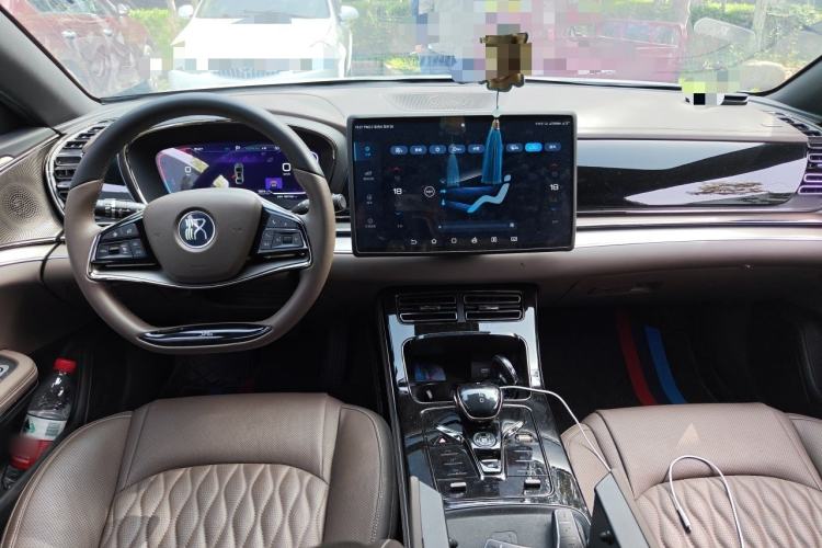 Used BYD Han 2023 DM-i Champion Edition 121KM Prestige Model Center Console
