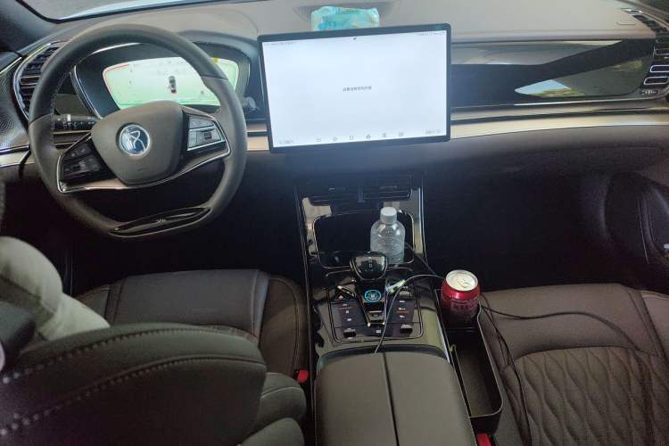 Used BYD Han 2023 DM-i Champion Edition 121KM Prestige Model Center Console