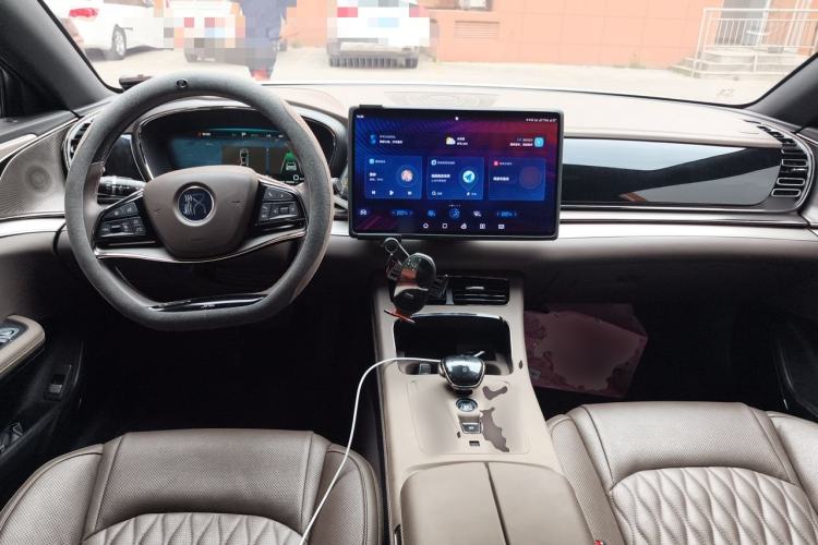 Used BYD Han 2023 DM-i Champion Edition 121KM Prestige Model Center Console
