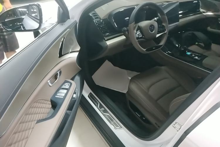 Used BYD Han 2023 DM-i Champion Edition 121KM Elite Model Driver Seat