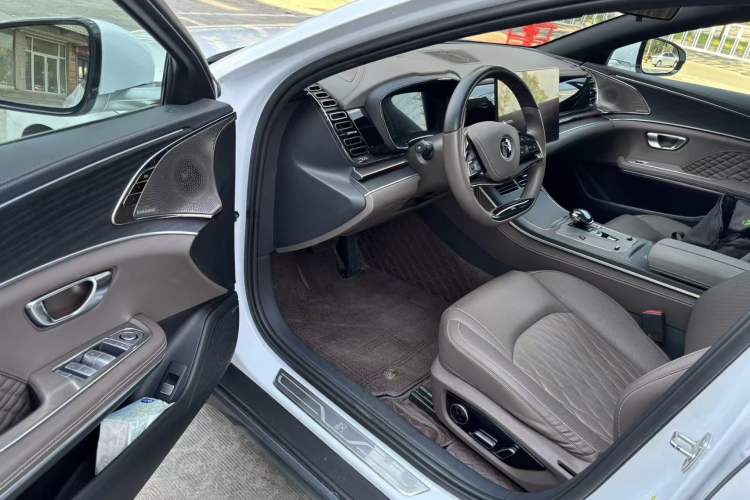 Used BYD Han 2023 DM-i Champion Edition 121KM Prestige Model Driver Seat