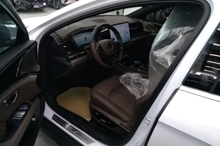 Used BYD Han 2023 DM-i Champion Edition 121KM Prestige Model Driver Seat