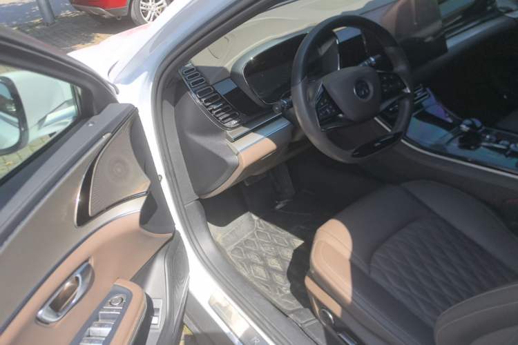 Used BYD Han 2023 DM-i Champion Edition 121KM Prestige Model Driver Seat