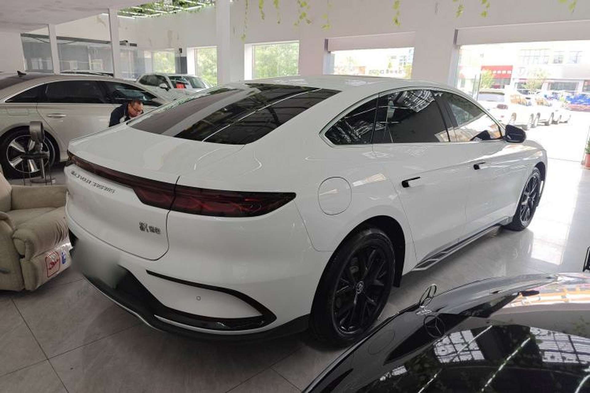 Used BYD Han 2023 DM-i Champion Edition 121KM Prestige Model Exterior 4