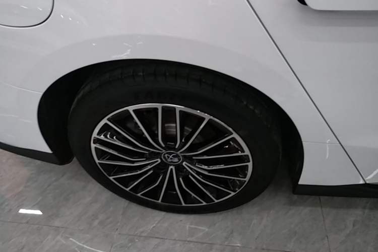Used BYD Han 2023 DM-i Champion Edition 121KM Prestige Model Exterior 5
