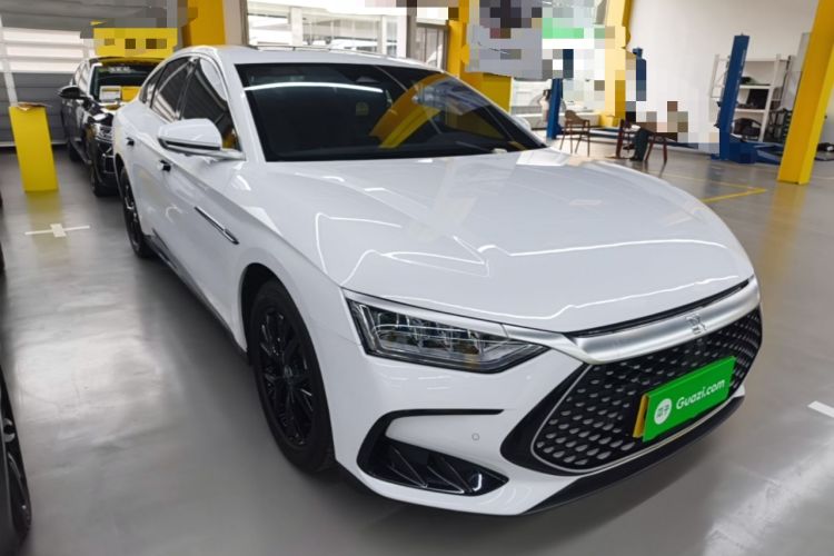 Used BYD Han 2023 DM-i Champion Edition 121KM Prestige Model Front Right 45 Deg
