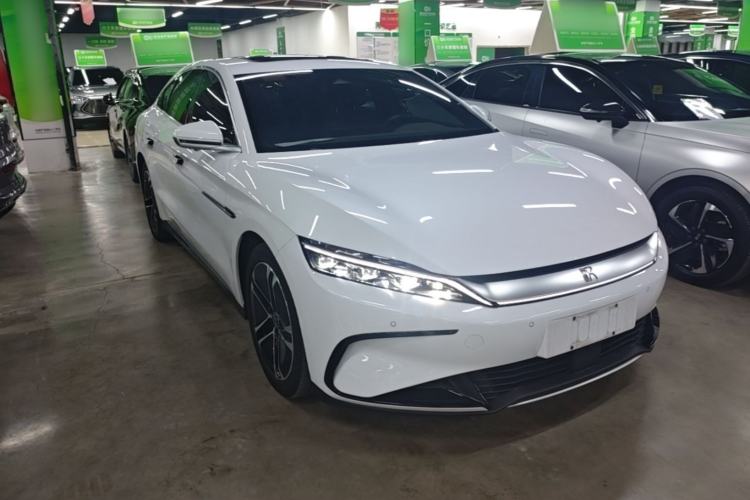 Used BYD Han 2023 EV Champion Edition 605KM Front-Drive Premium Model Front Right 45 Deg