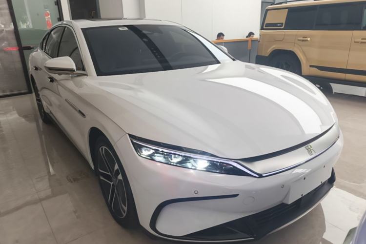Used BYD Han 2023 EV Champion Edition 605KM Front-Drive Premium Model Front Right 45 Deg