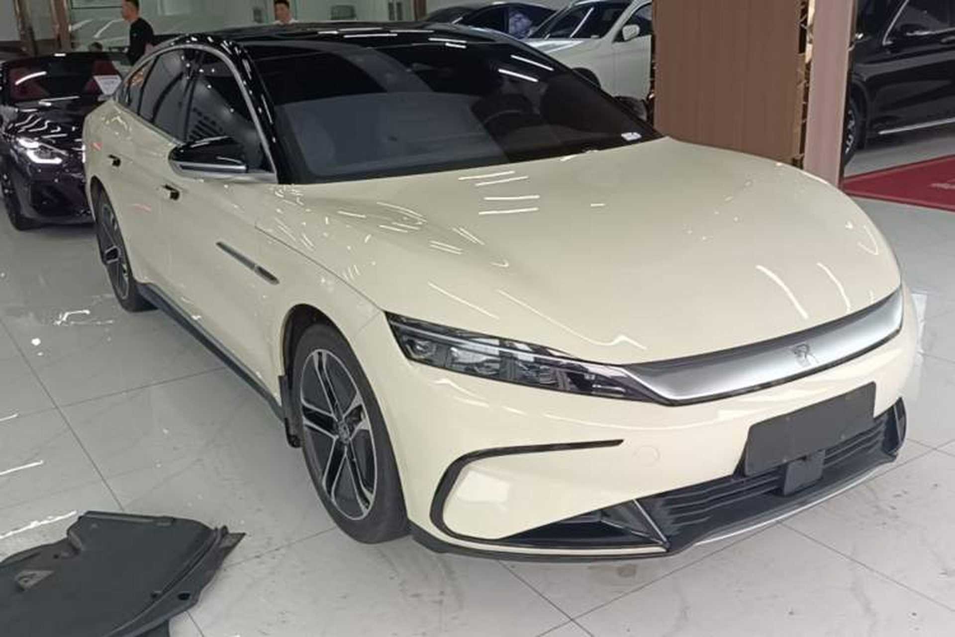 Used BYD Han 2023 EV Champion Edition 605KM Front-Drive Premium Model Front Right 45 Deg