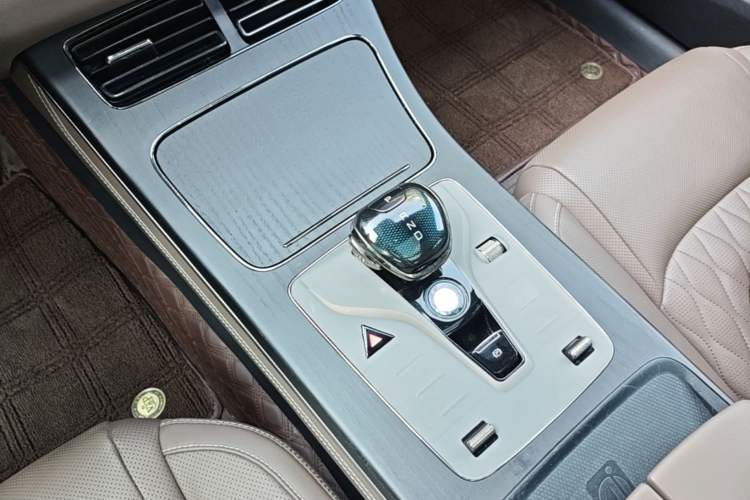 Used BYD Han 2023 DM-i Champion Edition 121KM Prestige Model Gear Lever