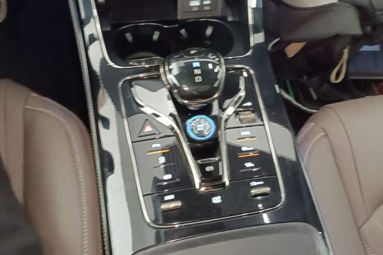 Used BYD Han 2023 EV Champion Edition 715KM Front-Drive Prestige Model Gear Lever
