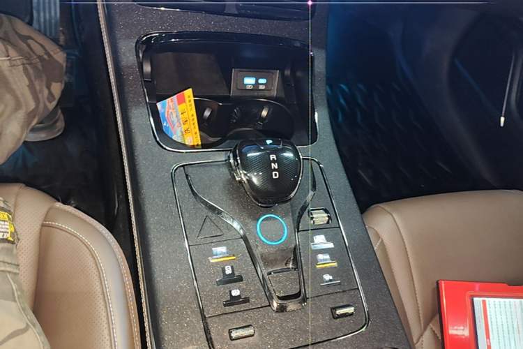 Used BYD Han 2023 DM-i Champion Edition 121KM Prestige Model Gear Lever