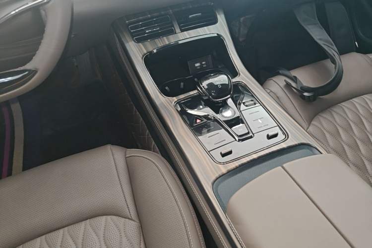 Used BYD Han 2023 DM-i Champion Edition 121KM Prestige Model Gear Lever