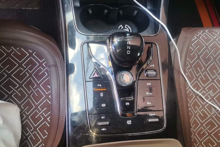 Used BYD Han 2023 DM-i Champion Edition 121KM Prestige Model Gear Lever